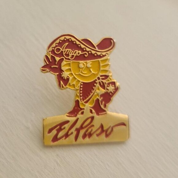 Amigo Man El Paso TX Vintage Lapel Pin Tie Tack Brooch - Picture 1 of 4